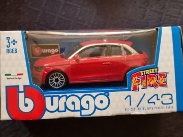 Burago auto rood