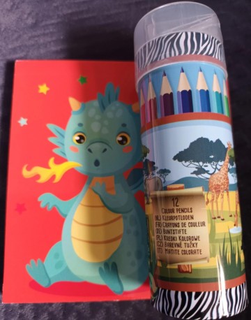 Kleurboek met potloodjes jongen 2 0