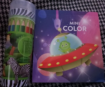 Kleurboek met potloodjes jongen 2