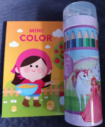 Kleurboek met potloodjes meisje 1