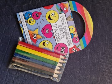 Kleurboekje smiley met kleurtjes