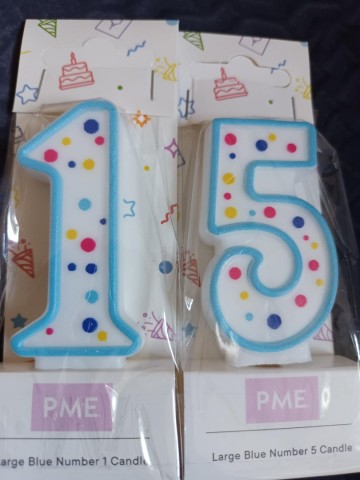 Nummer 15 blauw pme 0