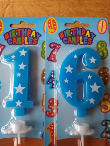 Nummer 16 action blauw