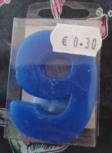 Nummer 9   blauw